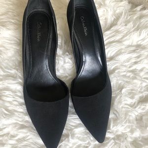 Calving Klein closed toe heels